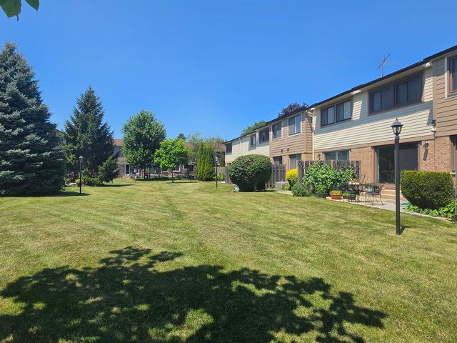 703 MALLARD Lane, Deerfield, IL 60015