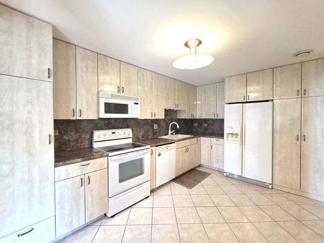 703 MALLARD Lane, Deerfield, IL 60015