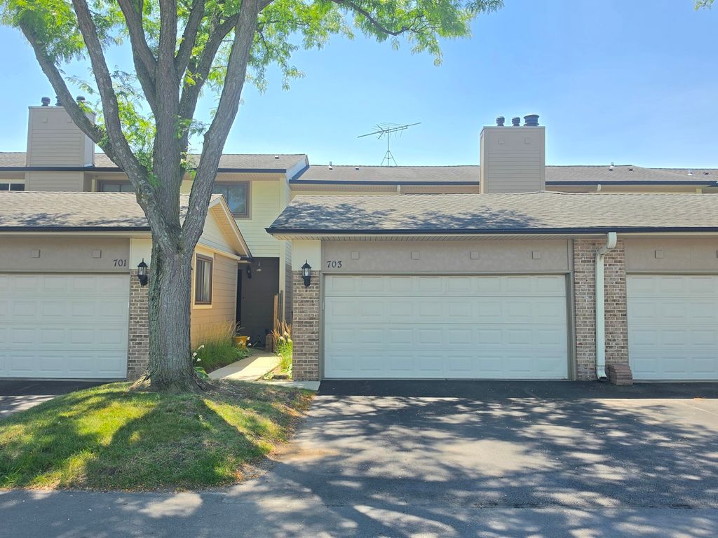 703 MALLARD Lane, Deerfield, IL 60015