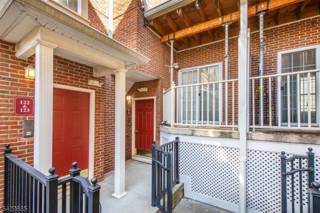 201 Dey St 124, Harrison Town, NJ 07029