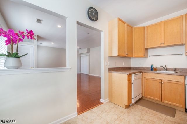 201 Dey St 124, Harrison Town, NJ 07029