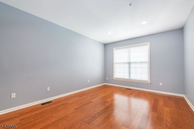 201 Dey St 124, Harrison Town, NJ 07029