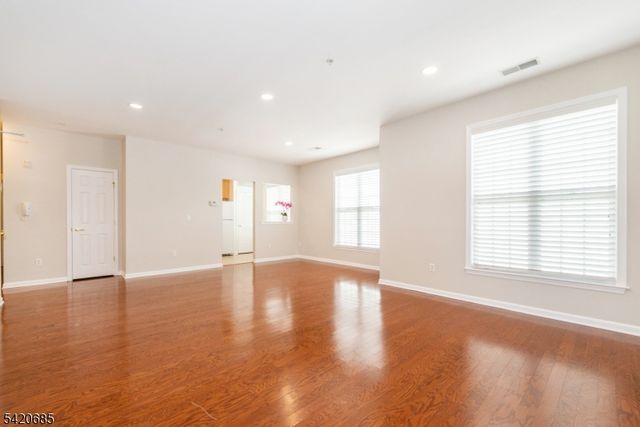 201 Dey St 124, Harrison Town, NJ 07029