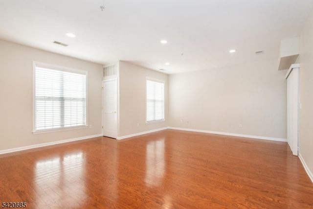 201 Dey St 124, Harrison Town, NJ 07029