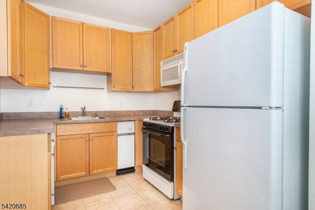 201 Dey St 124, Harrison Town, NJ 07029