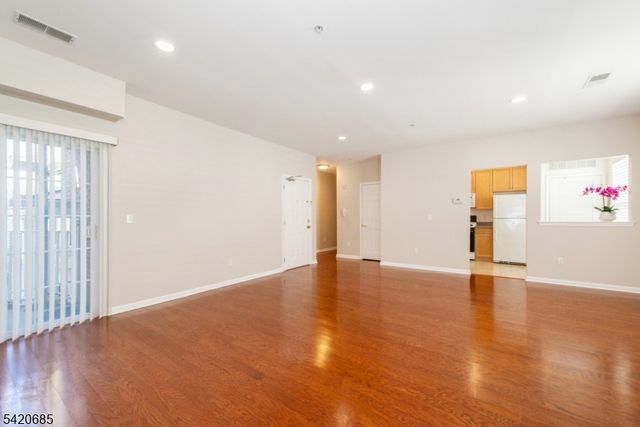 201 Dey St 124, Harrison Town, NJ 07029