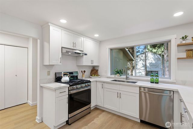 4800 152nd Place SE, Bellevue, WA 98006