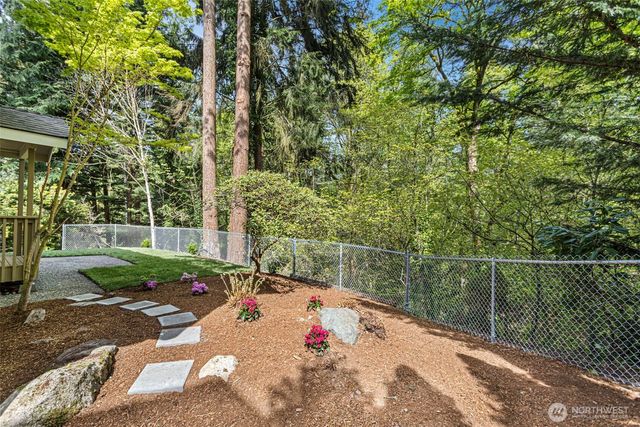 4800 152nd Place SE, Bellevue, WA 98006