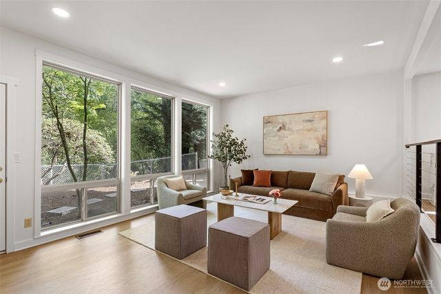 4800 152nd Place SE, Bellevue, WA 98006