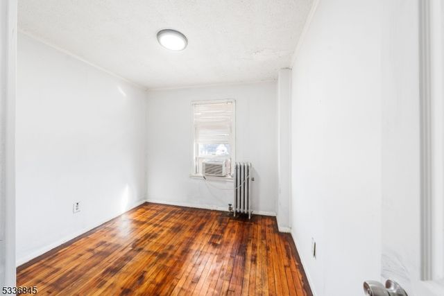 190 Alexander St, Newark City, NJ 07106