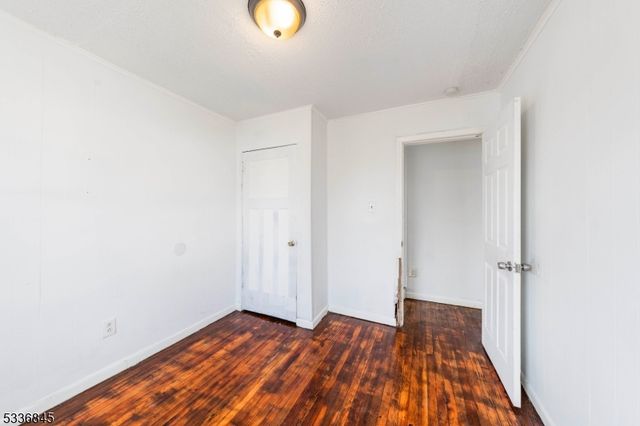 190 Alexander St, Newark City, NJ 07106