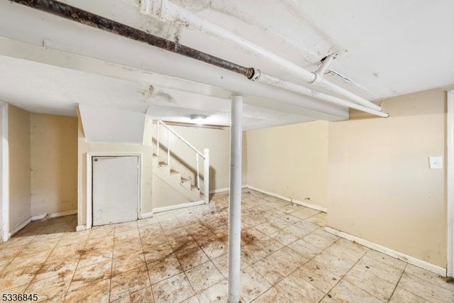 190 Alexander St, Newark City, NJ 07106