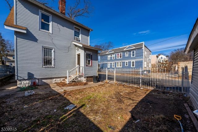 190 Alexander St, Newark City, NJ 07106