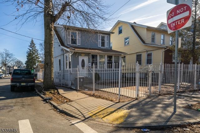 190 Alexander St, Newark City, NJ 07106