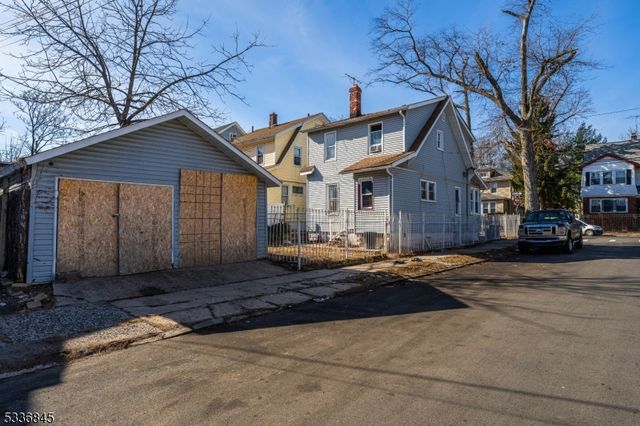 190 Alexander St, Newark City, NJ 07106