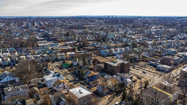 190 Alexander St, Newark City, NJ 07106