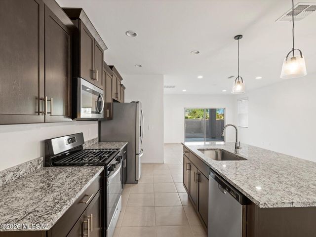 12748 N Fire Brand Street, Marana, AZ 85658