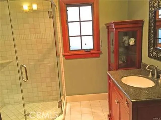 4457 Liveoak Dr, Claremont, CA 91711