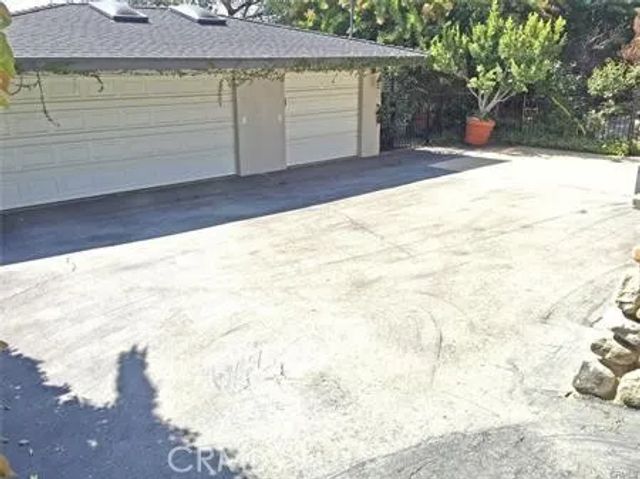 4457 Liveoak Dr, Claremont, CA 91711