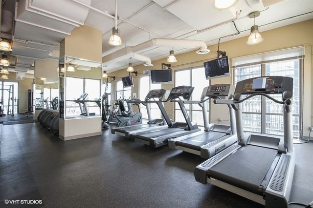 2 E Erie Street 1901, Chicago, IL 60611