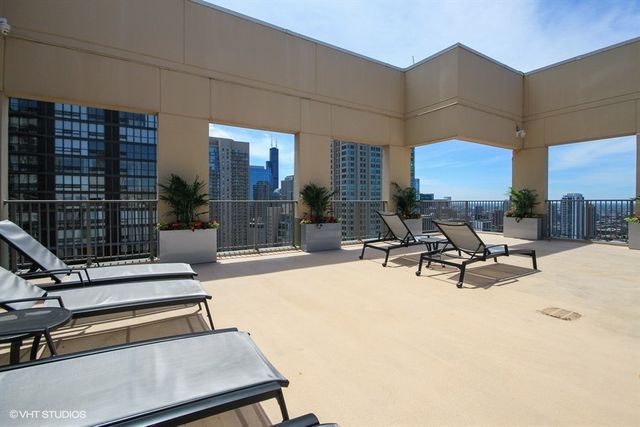 2 E Erie Street 1901, Chicago, IL 60611