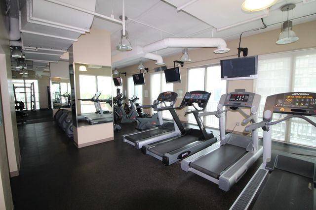 2 E Erie Street 1901, Chicago, IL 60611