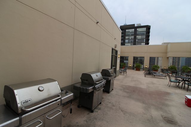 2 E Erie Street 1901, Chicago, IL 60611