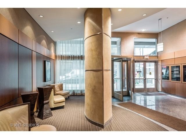 2 E Erie Street 1901, Chicago, IL 60611