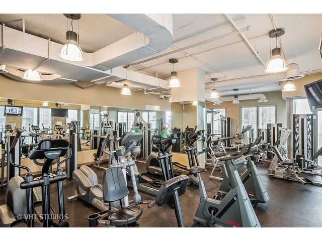 2 E Erie Street 1901, Chicago, IL 60611