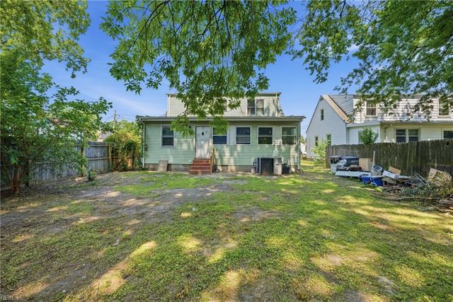 19 Gibson RD, Hampton, VA 23669