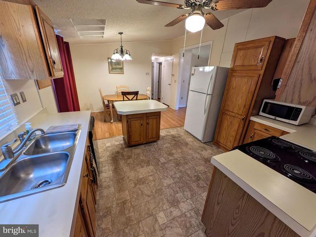 43 DAVID DR, Walnutport, PA 18088