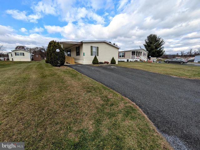 43 DAVID DR, Walnutport, PA 18088