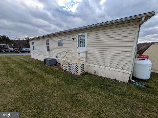 43 DAVID DR, Walnutport, PA 18088