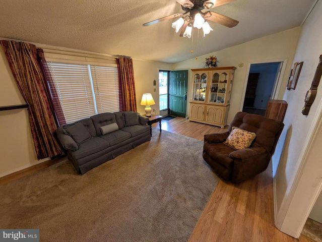 43 DAVID DR, Walnutport, PA 18088