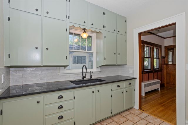 2704 Moyer Street, Des Moines, IA 50310