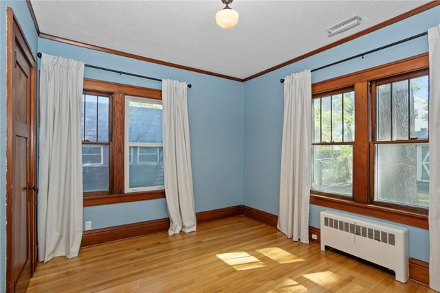 2704 Moyer Street, Des Moines, IA 50310