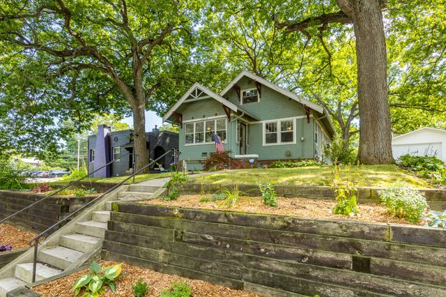 2704 Moyer Street, Des Moines, IA 50310