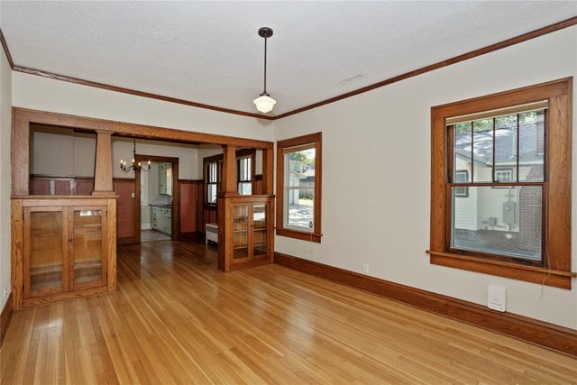 2704 Moyer Street, Des Moines, IA 50310