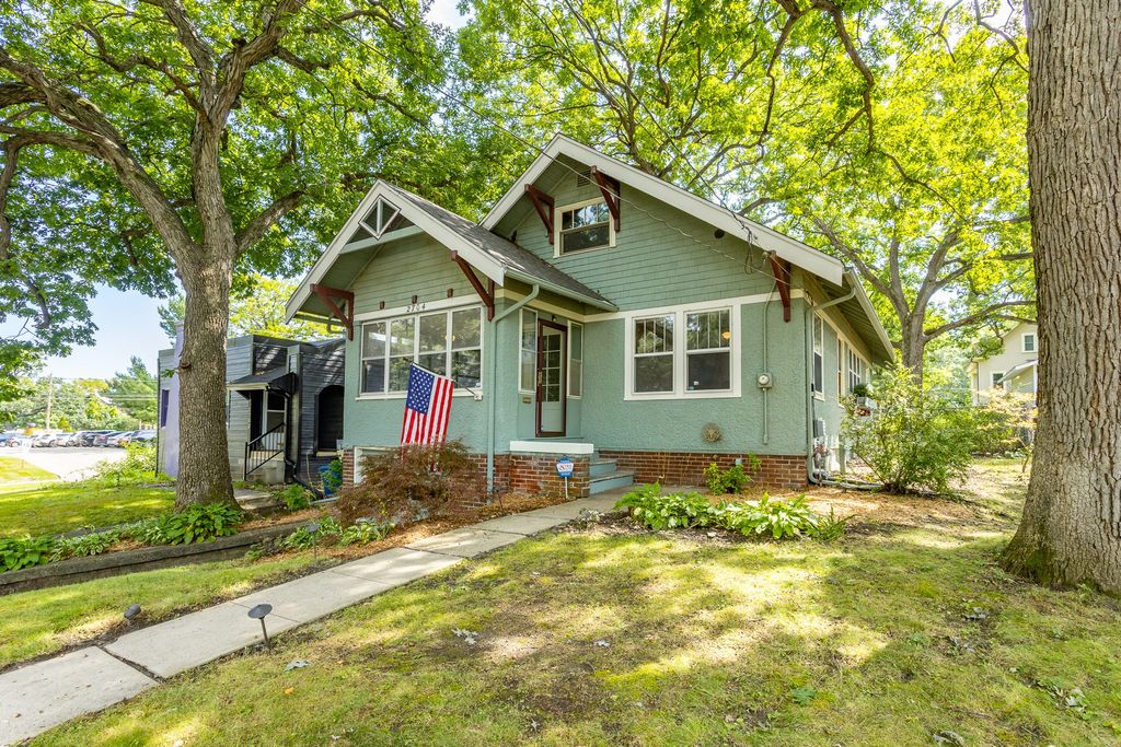 2704 Moyer Street, Des Moines, IA 50310