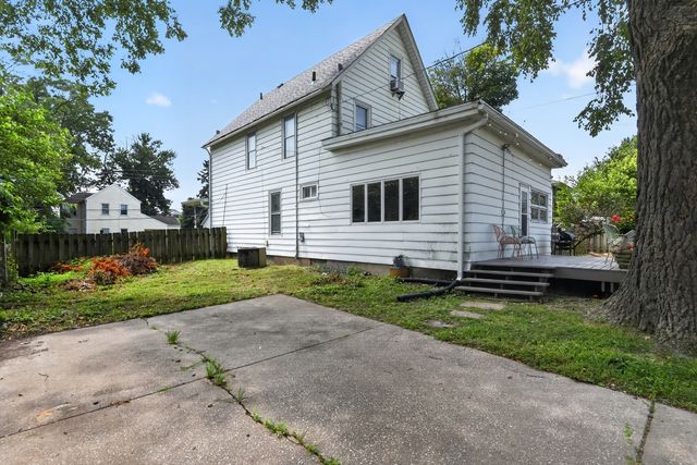 1535 13th Avenue, Moline, IL 61265