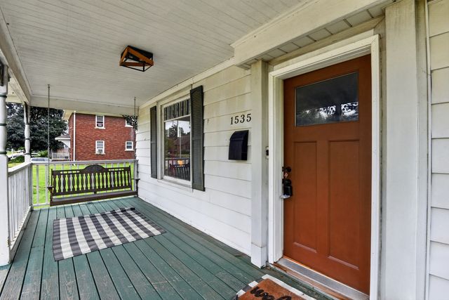 1535 13th Avenue, Moline, IL 61265