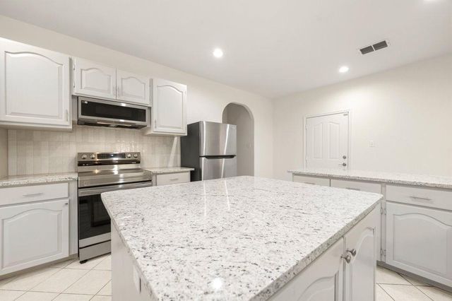 2104 Lancaster ST, San Marcos, TX 78666