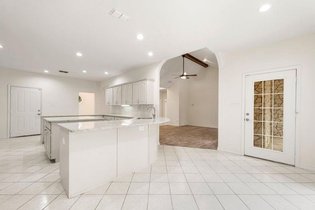 2104 Lancaster ST, San Marcos, TX 78666
