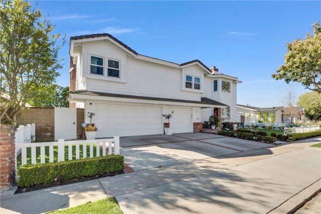 1915 LEEWARD, Newport Beach, CA 92660