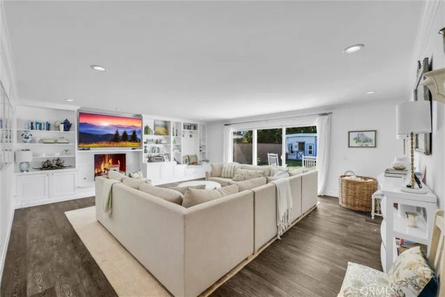 1915 LEEWARD, Newport Beach, CA 92660