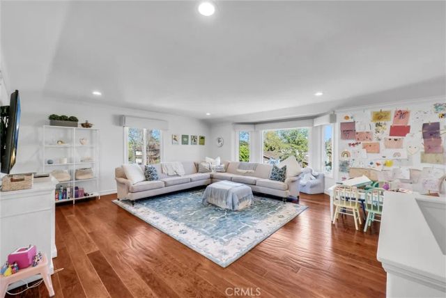 1915 LEEWARD, Newport Beach, CA 92660