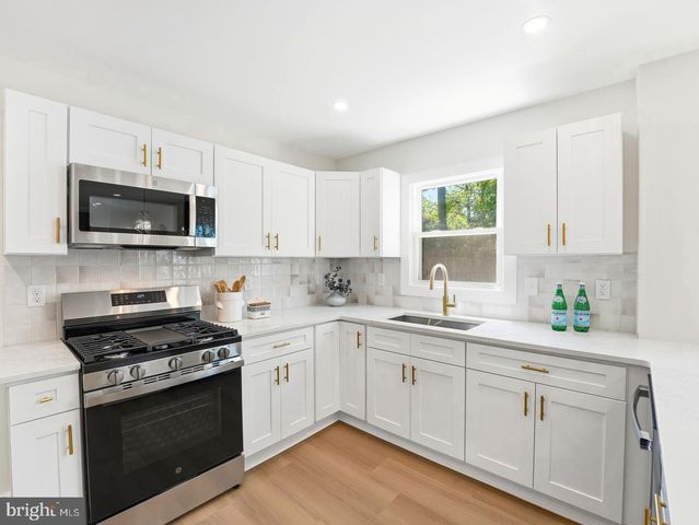17 LYMAN AVE, Woodbury, NJ 08096