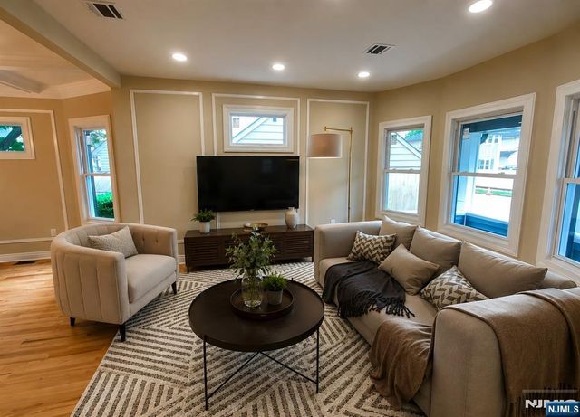 340 Watson Avenue, Lyndhurst, NJ 07071