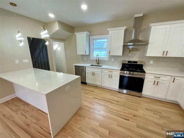 340 Watson Avenue, Lyndhurst, NJ 07071