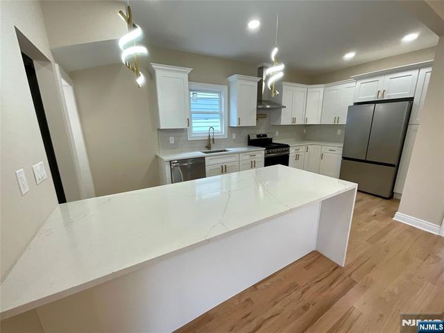 340 Watson Avenue, Lyndhurst, NJ 07071